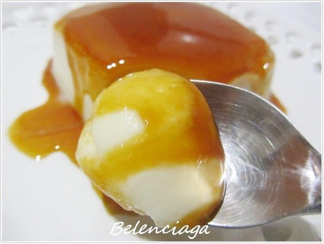 flan de queso y chocolate blanco