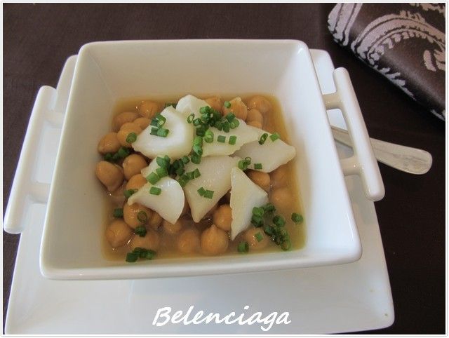 tapa de bacalao y garbanzos