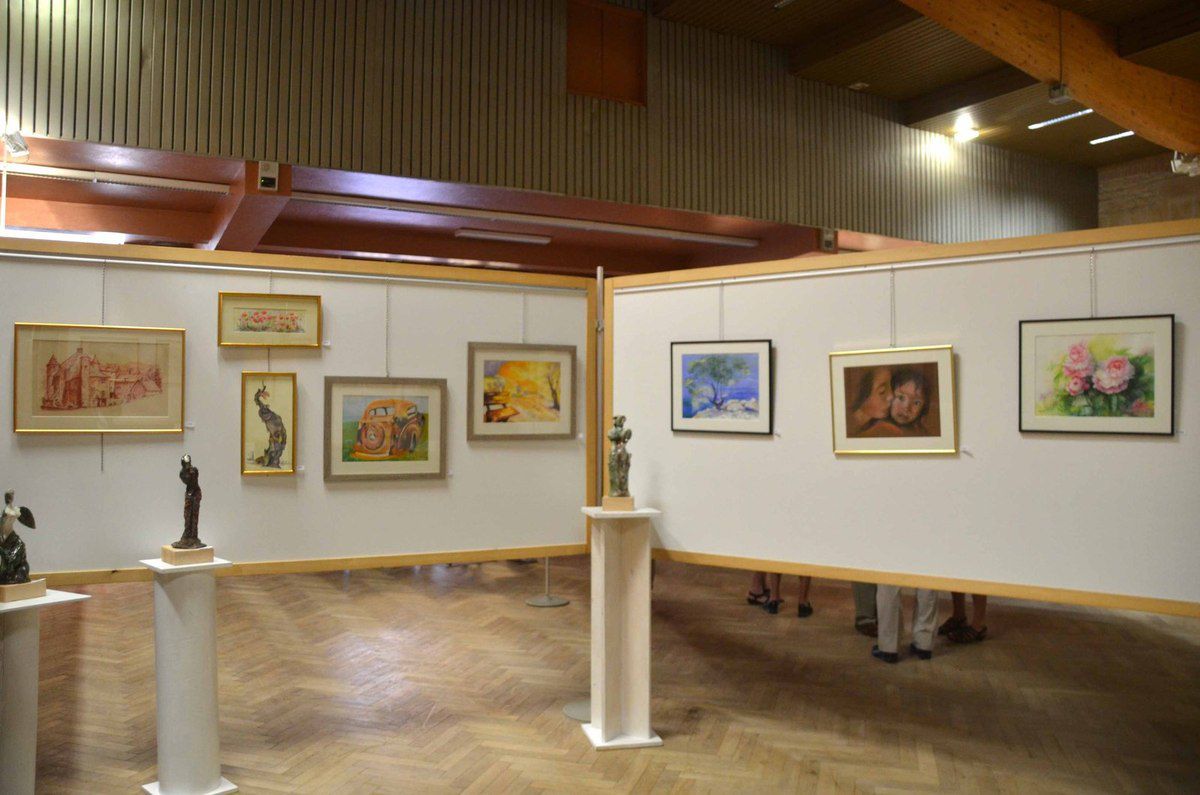 Les 54ème salon des arts pontévallois est ouvert. 
