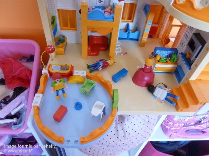 playmobil creche garderie