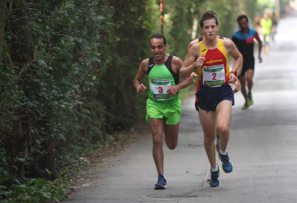 Hamad Bibi e Alessio Terrasi, a metà gara all'International Half Marathon Palermo 2016 (foto di Maurizio Crispi)