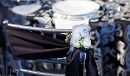 Décoration de mariage noire moderne