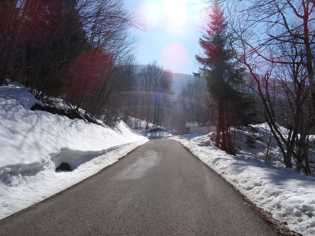 Et voilà l'entrée du domaine de ski de fond (seulement 3 voitures garées ...) 