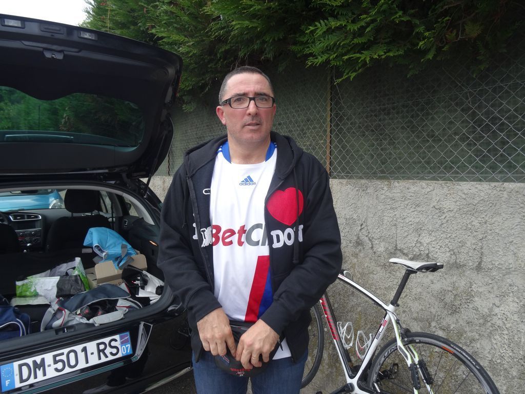 (1)Robert (2)Cricri (3) Cricri et Lionel (4) Martine, Franco et Cricri (5) Lionel et ses fans ;-)