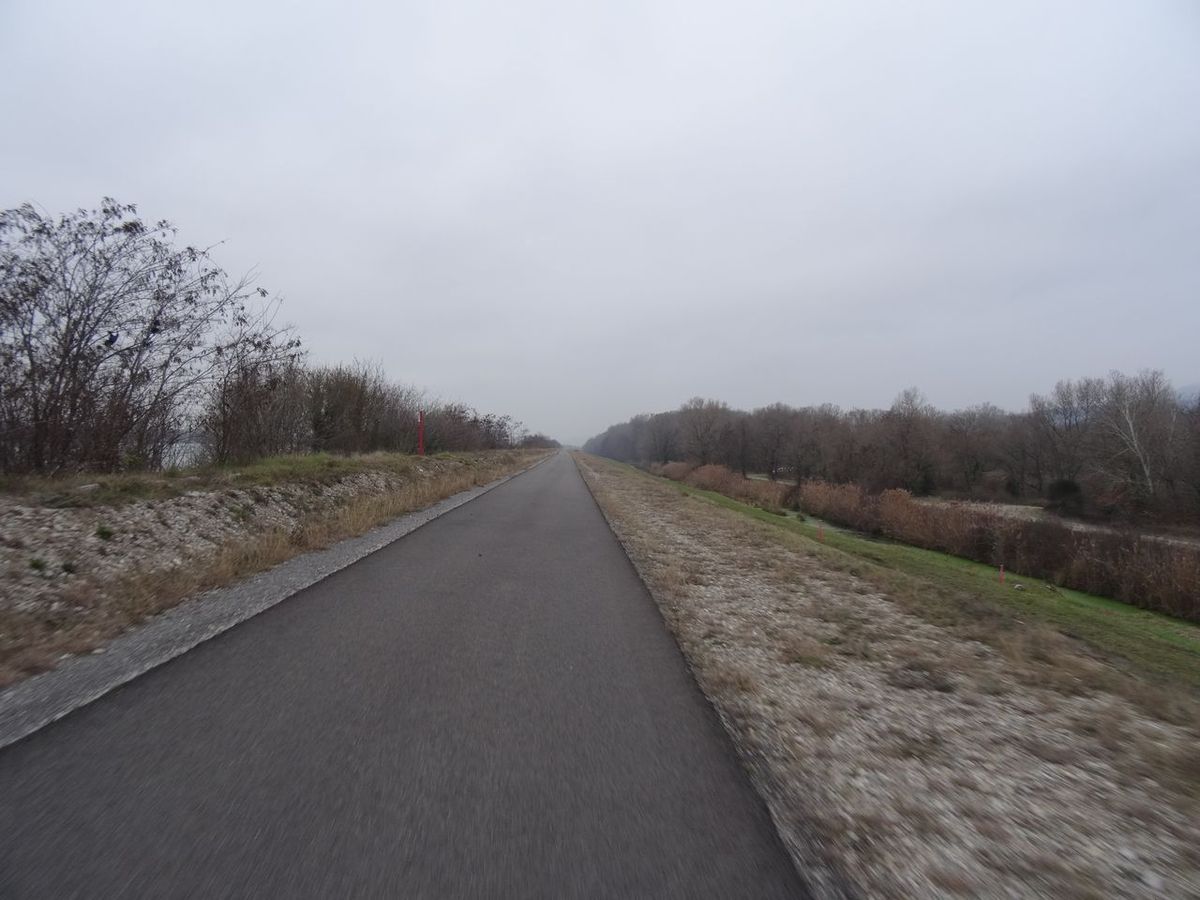 Via Rhona, Rochemaure et sa passerelle 