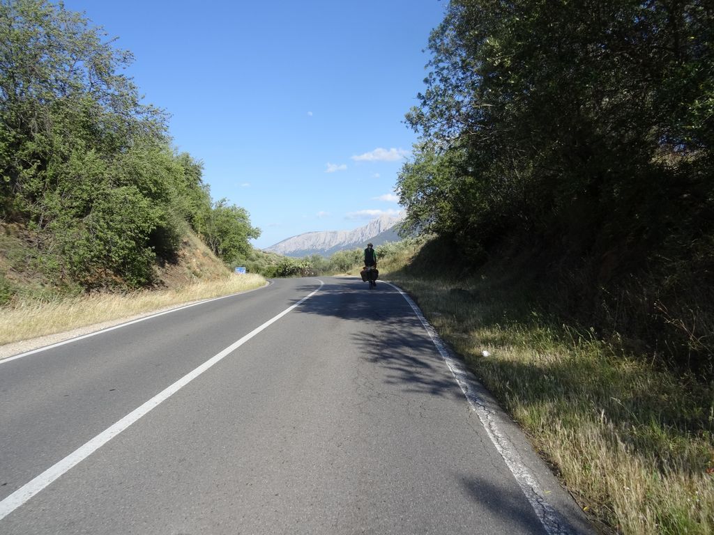 Oliena vue depuis Nuoro ; Arrivée à Oliena 