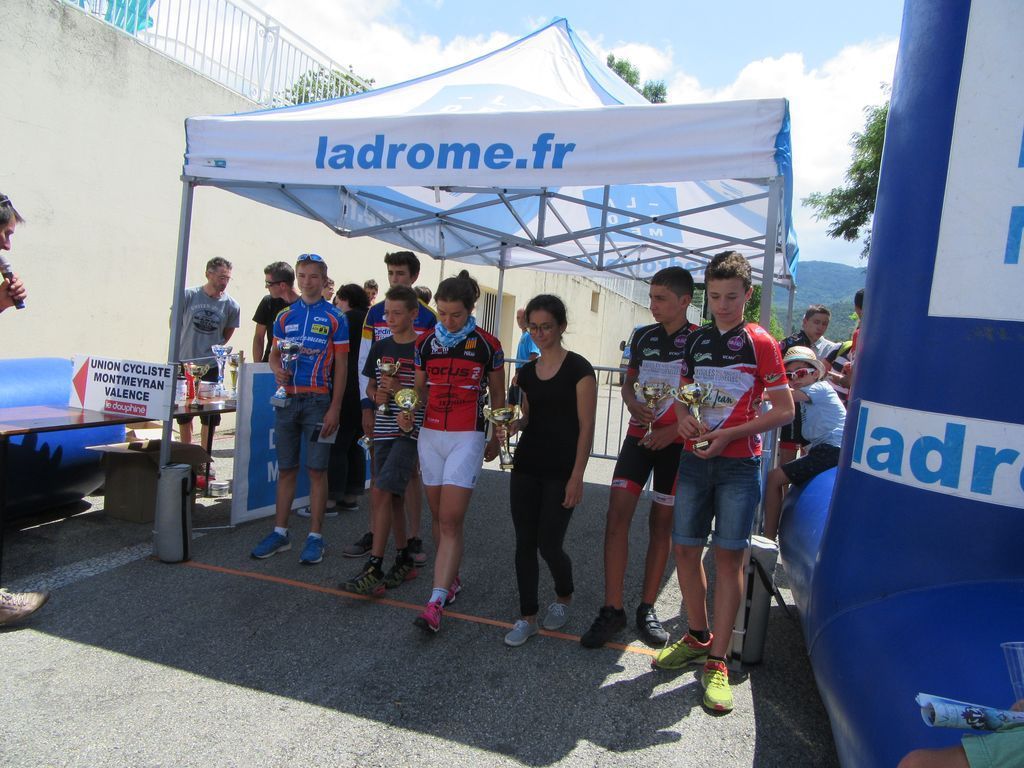 Quelques podiums de skieurs et de cyclistes 