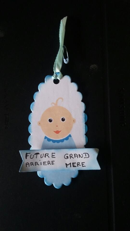 J'ai fais ces petites étiquettes pour : la maman , les grands mères , les arrières grands mères et la marraine .