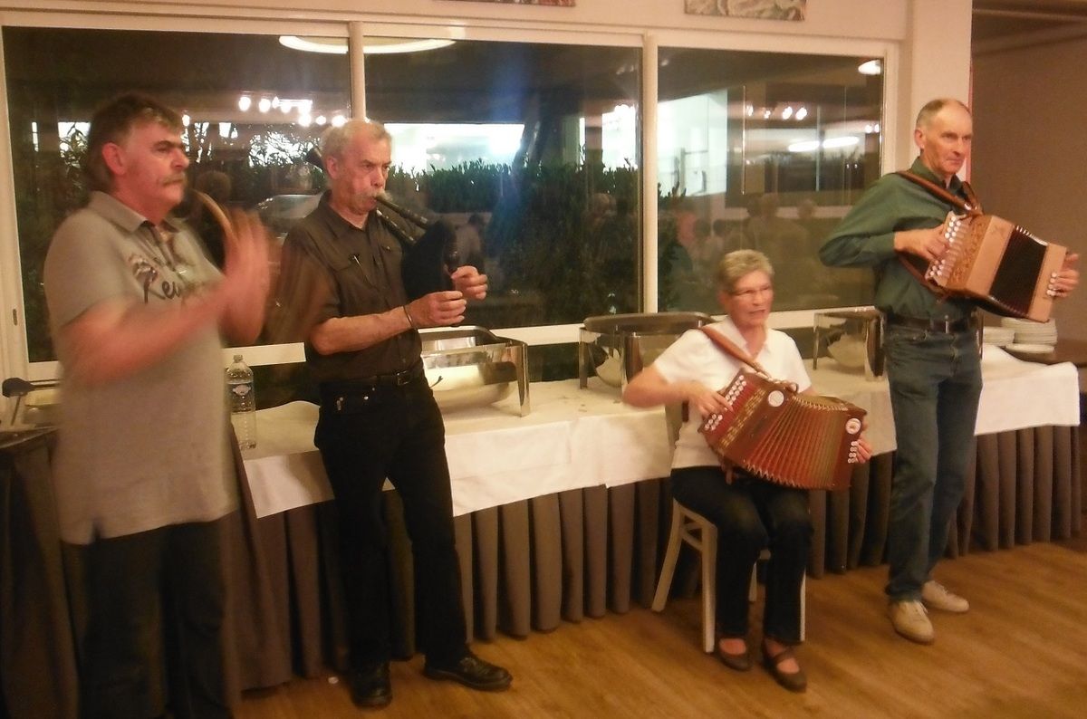 Le quator est bien connu à Plémet, dont notre président à droite.