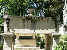 La tombe au Père Lachaise date du XIXème siècle.