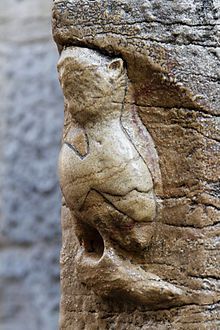 La sculpture est postérieure au temps de l'érection de l'église du plus beau gothique - XVIème siècle ou fin XVe