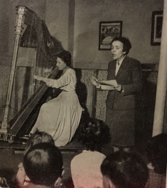 Louise Charpentier harpiste vagabonde 