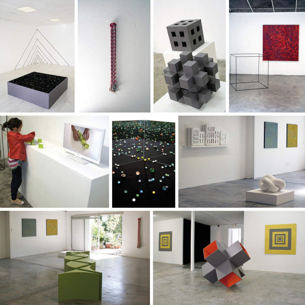 De haut en bas et de gauche à droite : Multivers (au sol) / Echo d'angle / Noeud ouvert / Couple célibataire / Cube d'air sur fond d'air / Peinture sans titre / Maquette de l'installation Monades nomades / Multivers (détail) / Névrose (au sol) / Fil rouge / Peintures Sans titre / Monades nomades / Inside Light (au sol) / Peintures géométriques sans titre