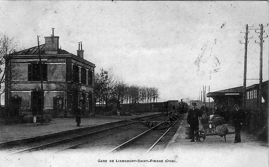 Album - la ville de Liancourt (Oise), la gare, l'église, le château, les établissements Bajac