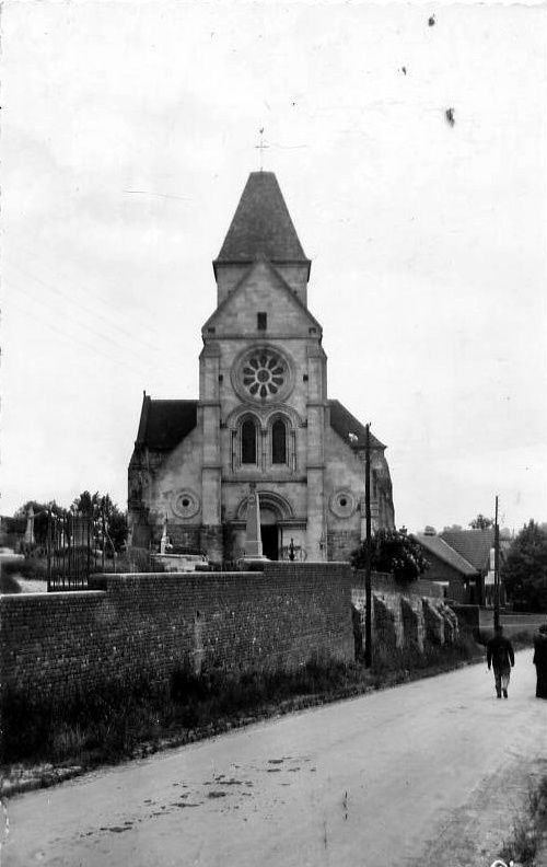 Album - le village de Roye-sur-Matz (Oise), le château, l'église