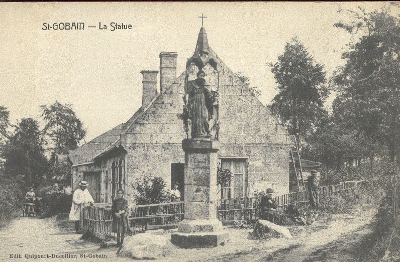 Album - le village de Saint-Gobain (Aisne), l'église, le pont, le tramway, la statue