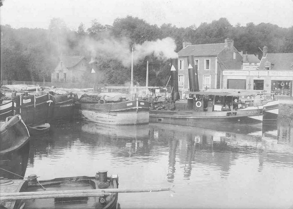 Album - le village de Longueil-Annel (Oise) la gréve de la batellerie en 1933 et 1934