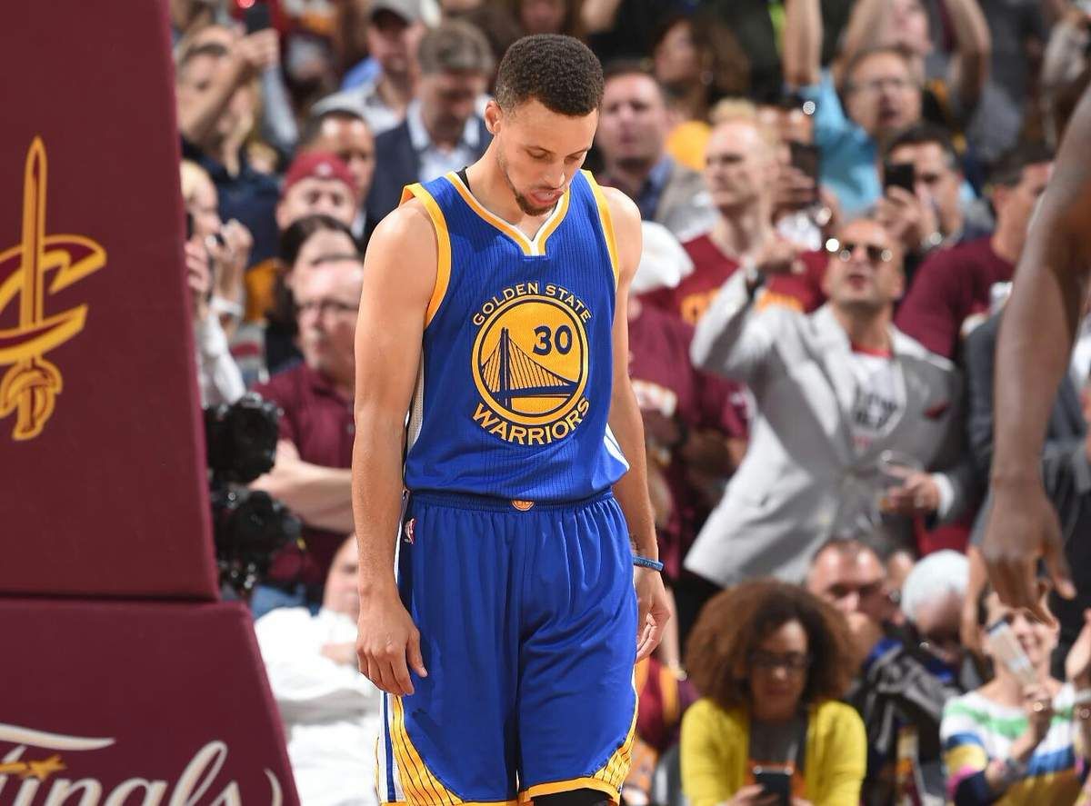 Stephen Curry endosse la responsabilité de la lourde défaite des Warriors
