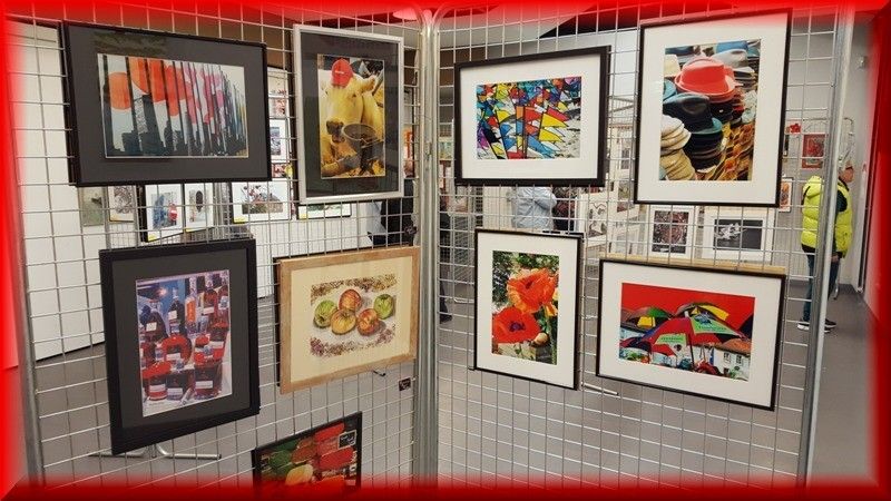 LES HOM.ARTS VOIENT "ROUGE"...EN PHOTOGRAPHIE...ET DESSIN...
