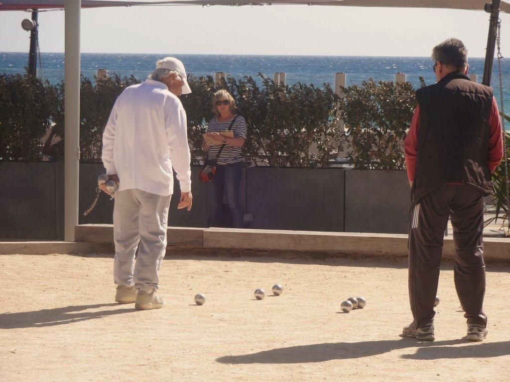 En dessinant... (merci Michèle pour la photo !)