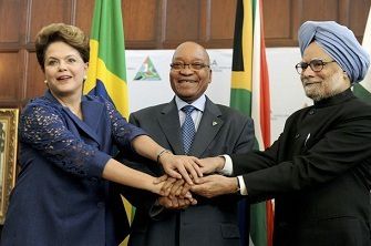Dilma Roussef  a le soutien de l'Inde et de l'Afrique du Sud, ses opposants, celui de la CIA