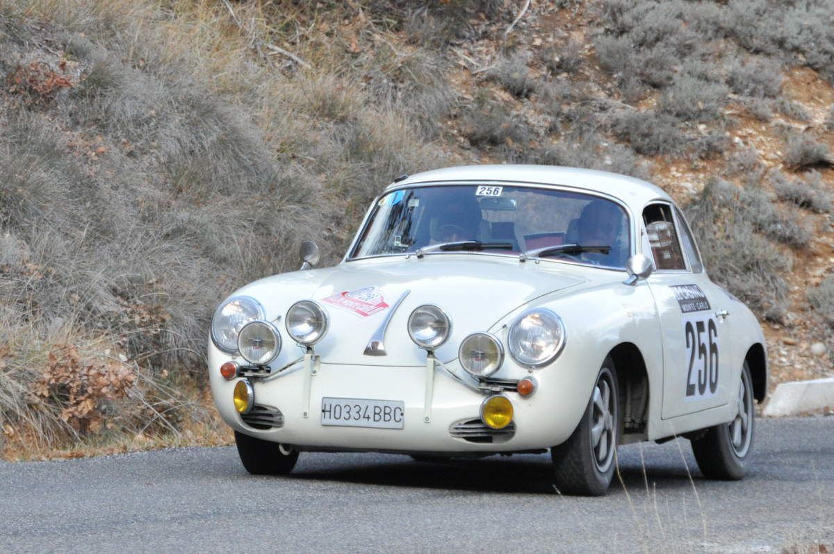 Rafael Ruiz-Villar(E)/Rafael Fernandez-Cosin(F) Porsche 356 C 1964 (149ièmes)