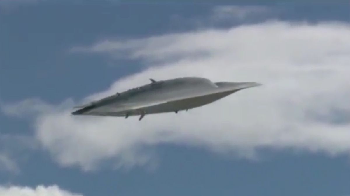 US Experimental aircrafts using Alien technology ! 2002