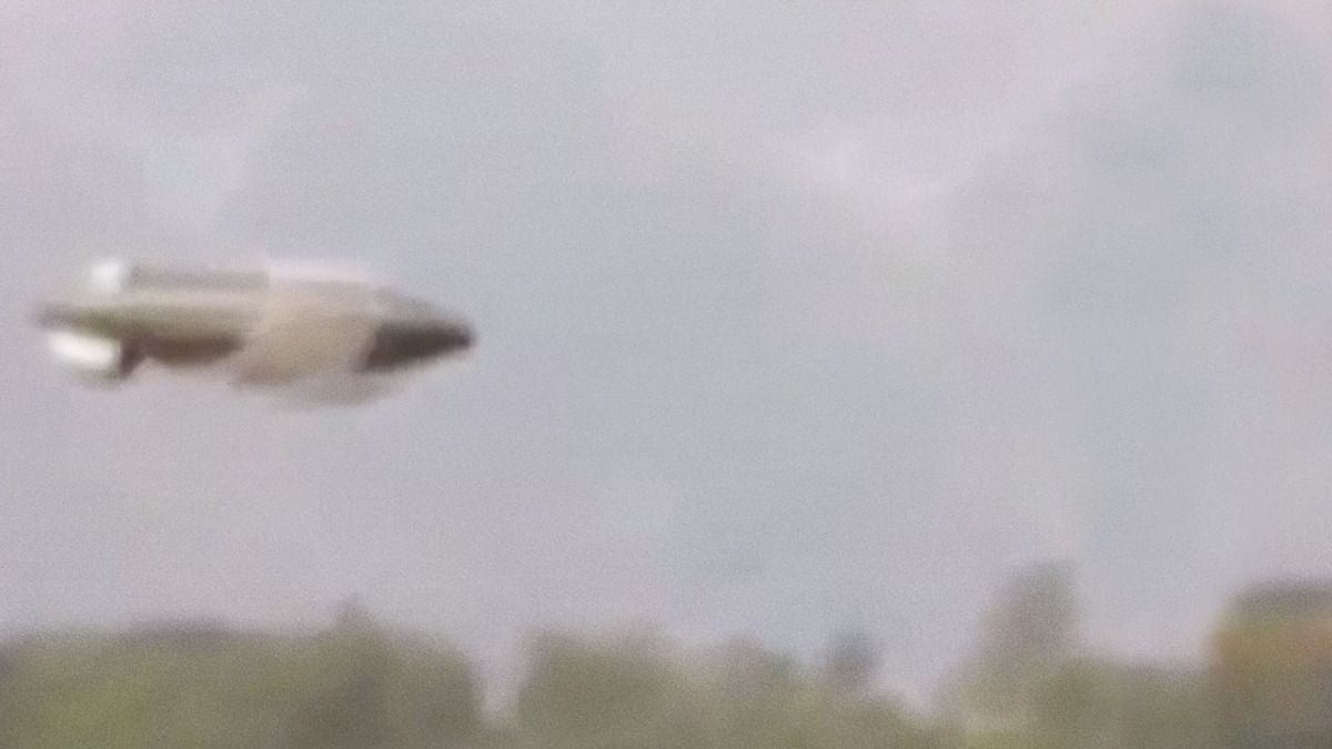 UFO sighting over blown up bridge DONETSK - UKRAINE !!! 2014