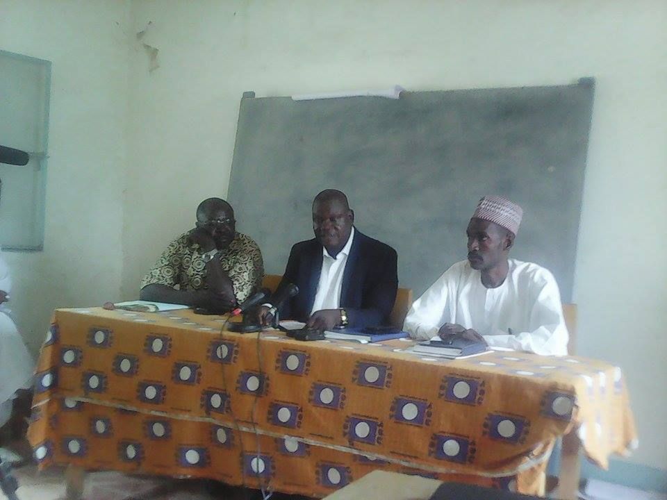 Photos: Barka Michel (UST) au milieu, Adoum Mht Boukar (LTDH) en blanc et Ngartoïdé Blaise (SET Régional)