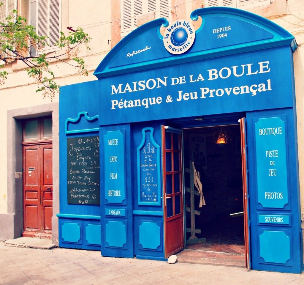 Boule bleue - Découvrez la plus vieille fabrique de boules de pétanque au  monde