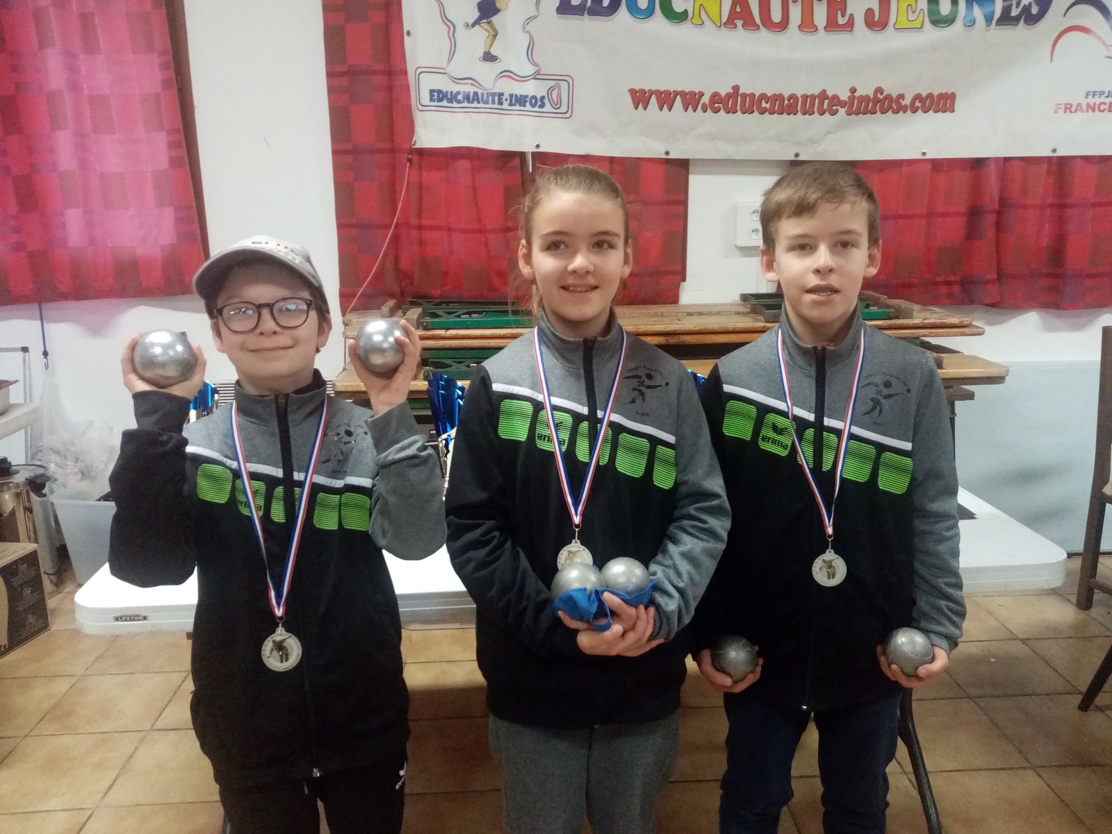 SAINT JUST en CHAUSSÉE : UNE PREMIÈRE RÉUSSIE ... Plus de 300 photos de toutes les équipes