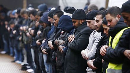 Honte aux musulmans danois: à Copenhague, affluence record d'hommages au tireur islamiste- De Mike Borowski.
