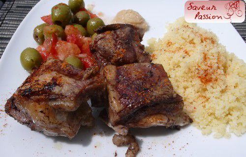 Inspiration syrienne : poitrine d'agneau grillée et salade d'olives