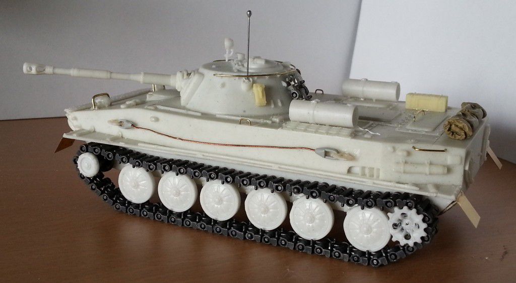 PT-76 de chez Tank-Mania (par Dominique B.)