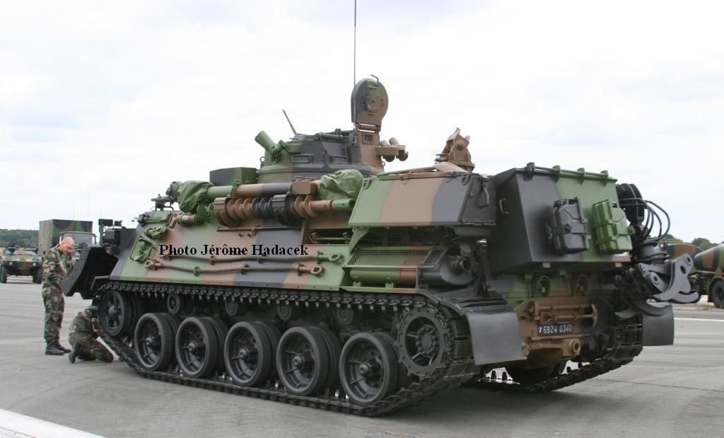 Véhicules et matériels : L'AMX-30 EBG