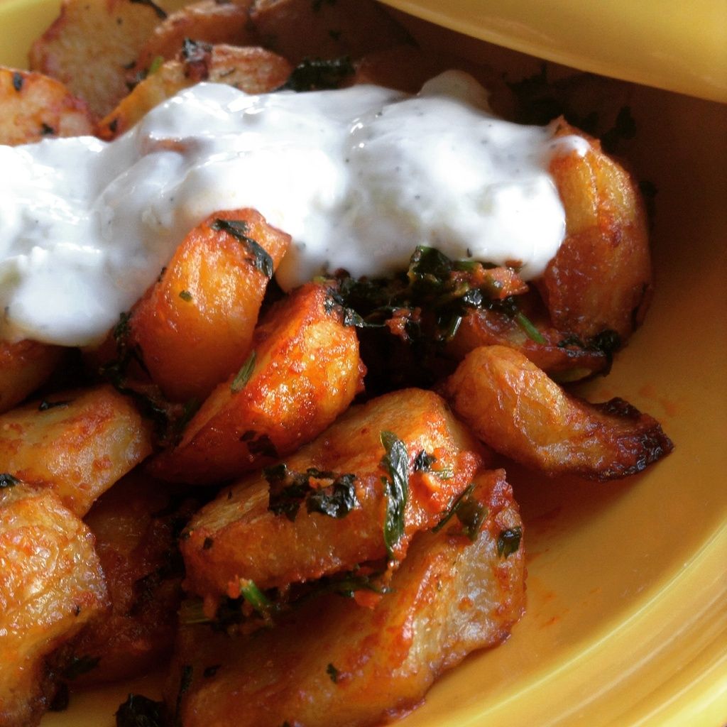 Pommes de terre aux herbes et sa sauce tzatziki Le blog de