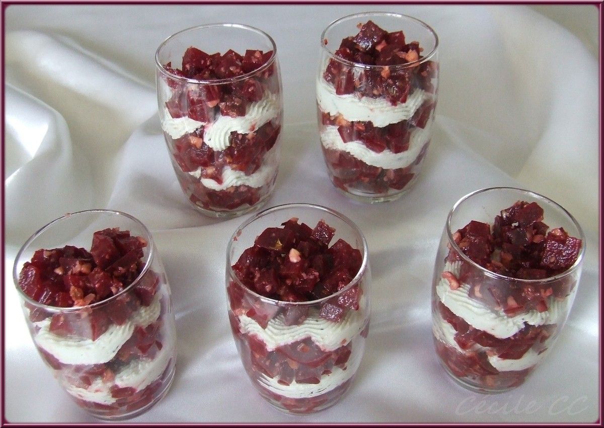 Verrines gourmandes betteraves, chèvre, miel, noisettes... Mes