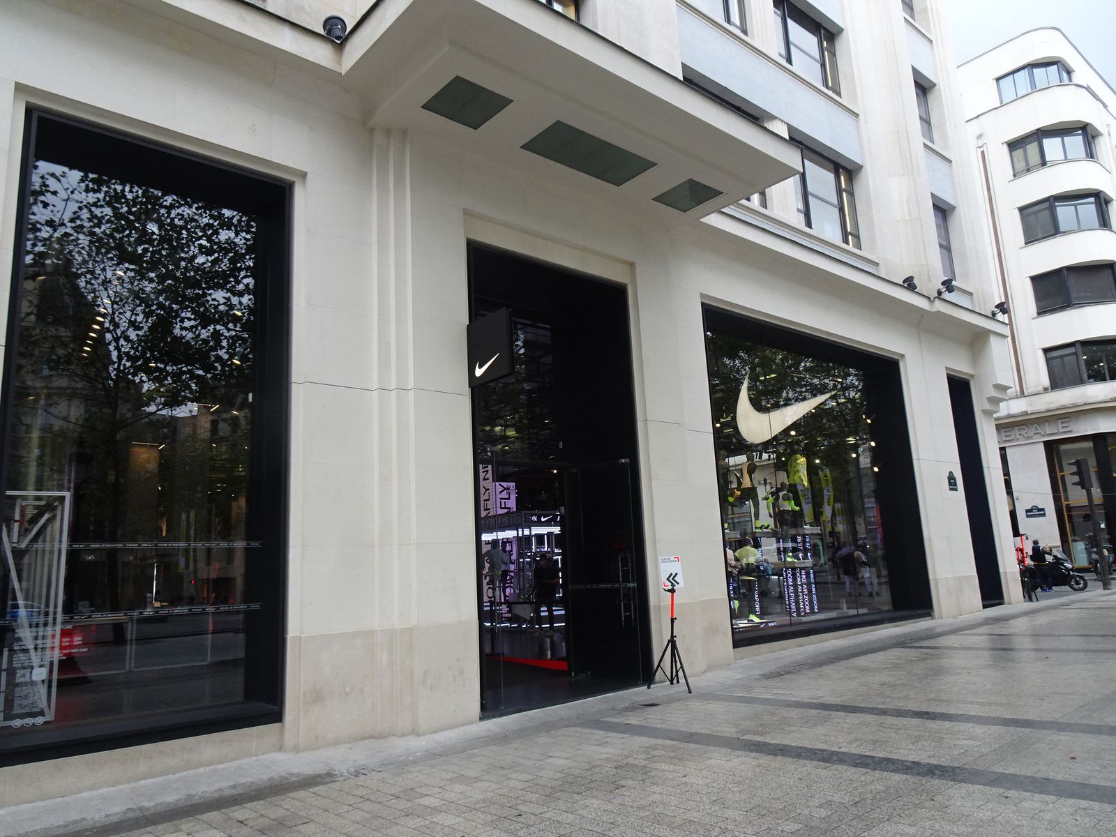 Retail Best Practices (14) : Nike House of Innovation Champs Elysées -  Retail-distribution by Frank Rosenthal