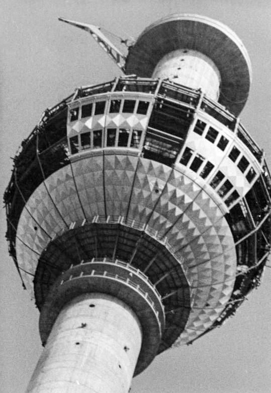 La Fernsehturm de Berlin : le défi technologique et architectural de la