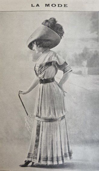 La mode début XXe, Les Dames et leurs plumes d'autruche sur la tête - Le  Blog d'Elisabeth Poulain