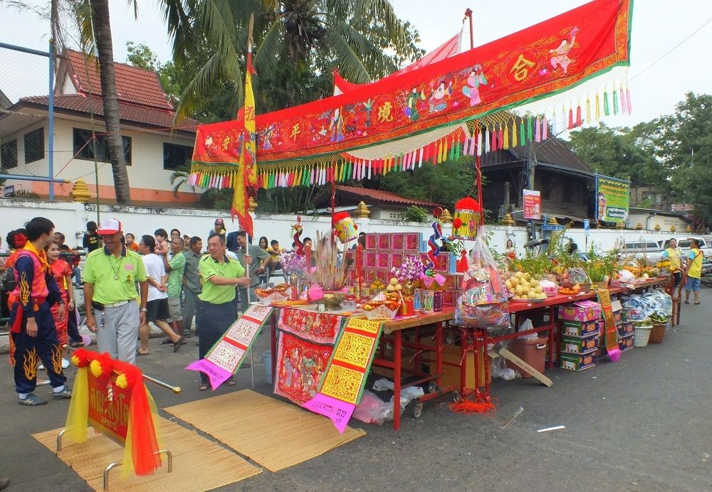 5 décembre 2015 : Udonthani. Parade chinoise