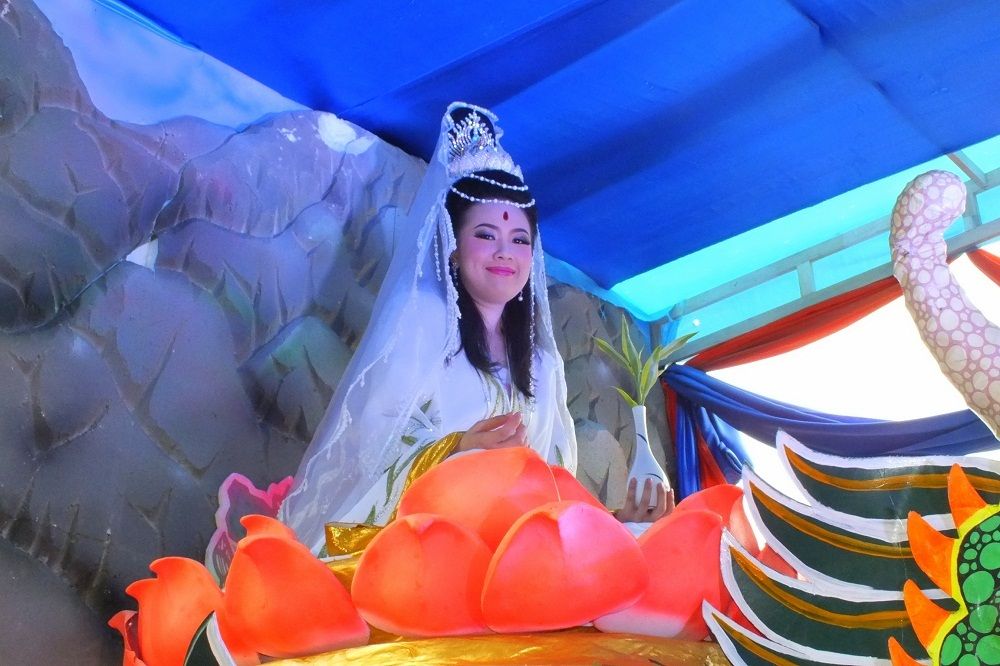 5 décembre 2015 : Udonthani. Parade chinoise