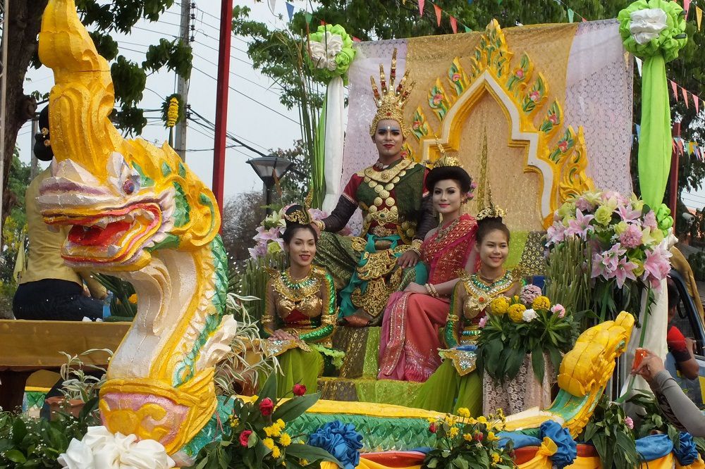 13 avril 2016 : Udonthani, Songkran 2016, la parade d’ouverture.