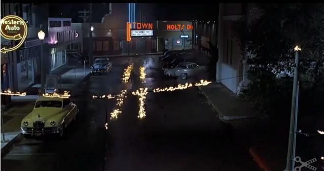 La película “Regreso al futuro” (1985) muestra el 11 de septiembre y la simbología illuminati cabalística