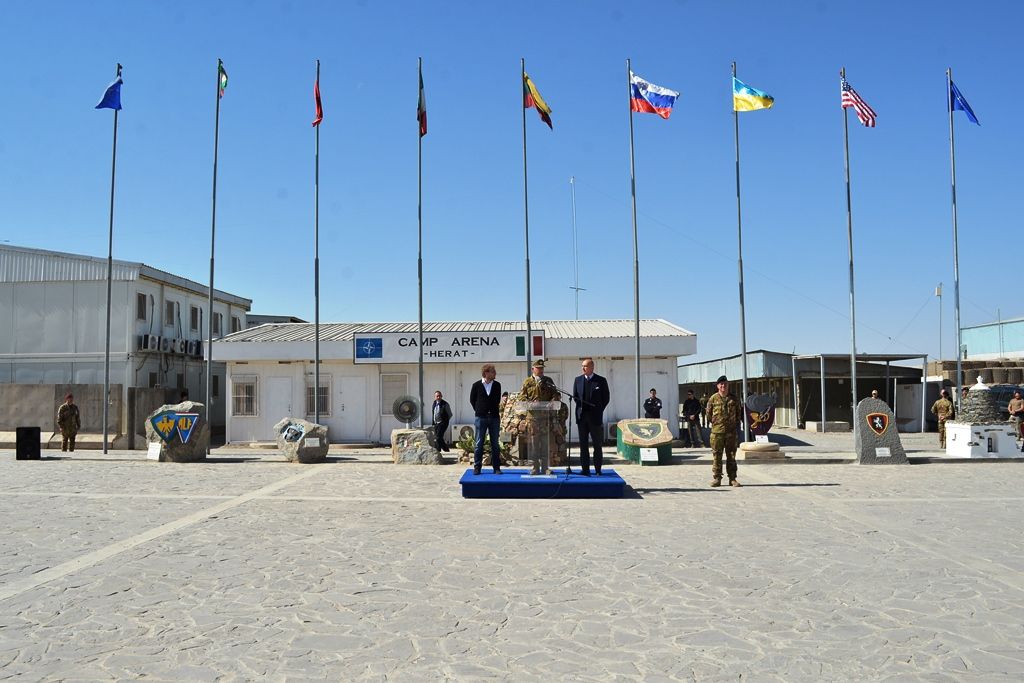 Afghanistan:Generale Graziano e Onorevole Lotti in visita a contingente italiano