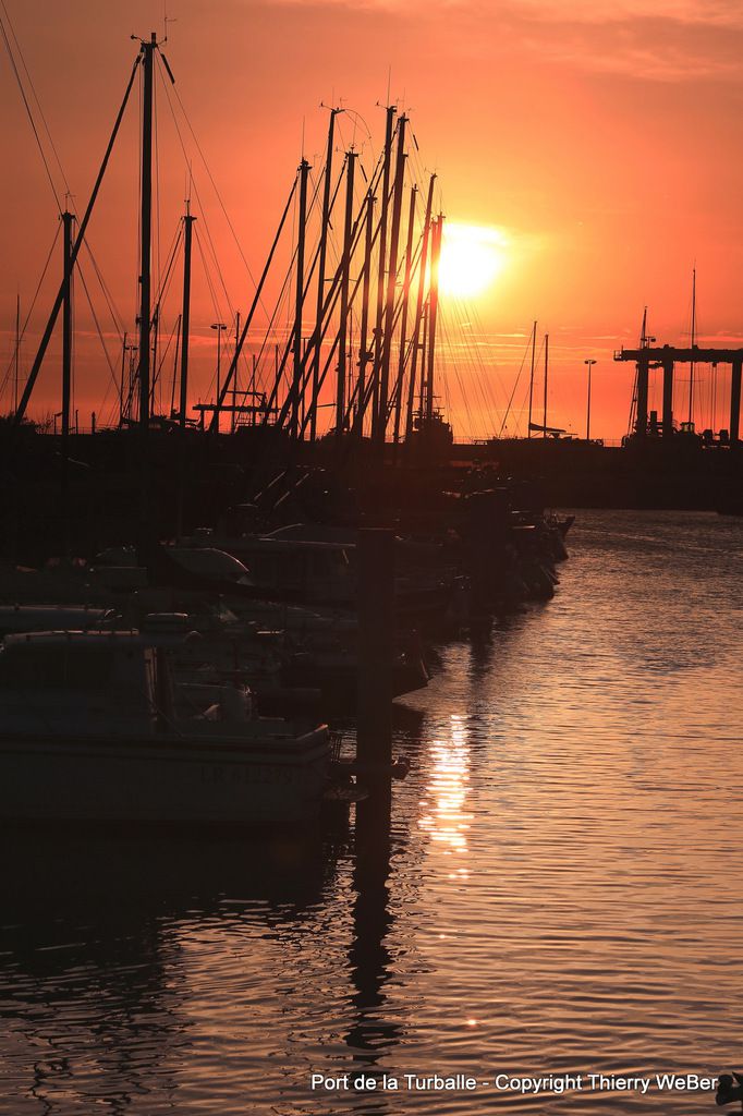 Coucher de soleil sur le port de la Turballe