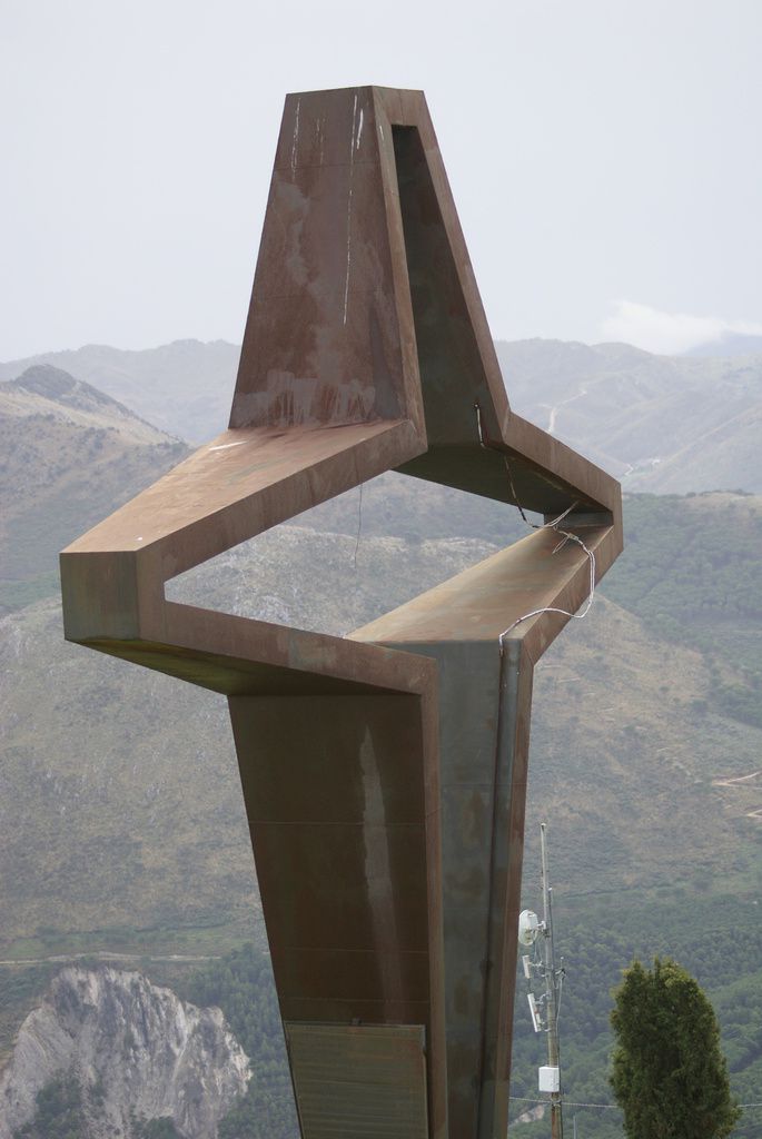 La croce di Montagna Longa (foto di Maurizio Crispi)