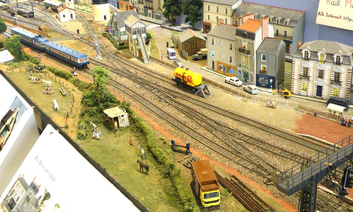 train miniature jouet