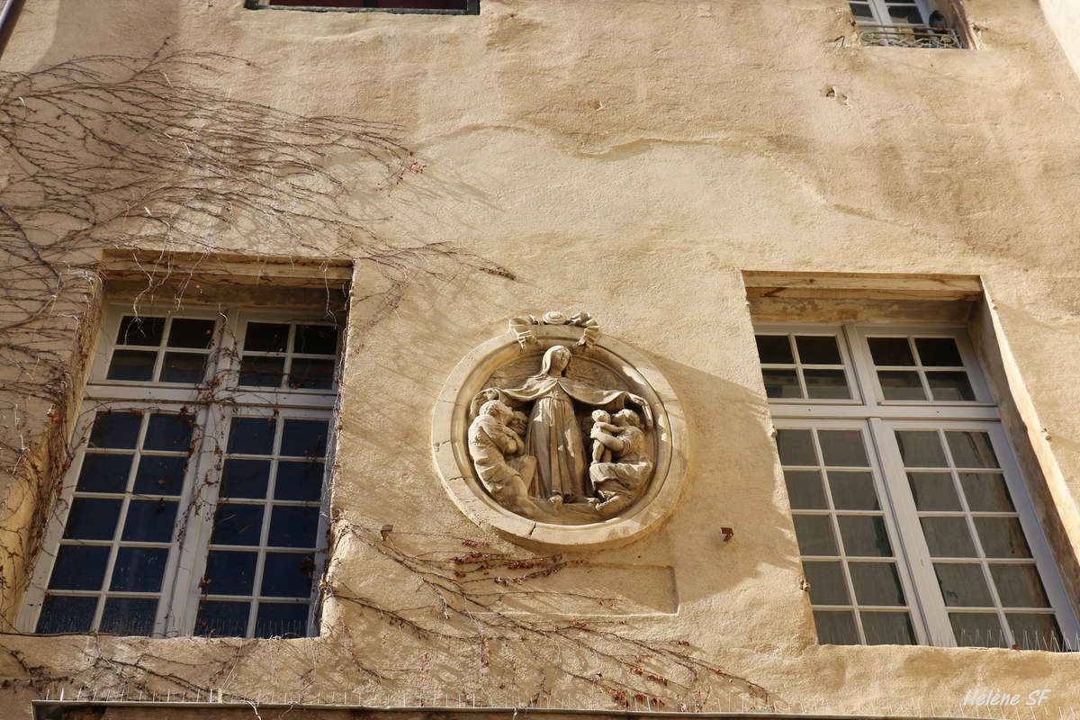 Aix-en-Provence,  balade dans le quartier de l'université, XVIIIe siècle et costumes d'époque