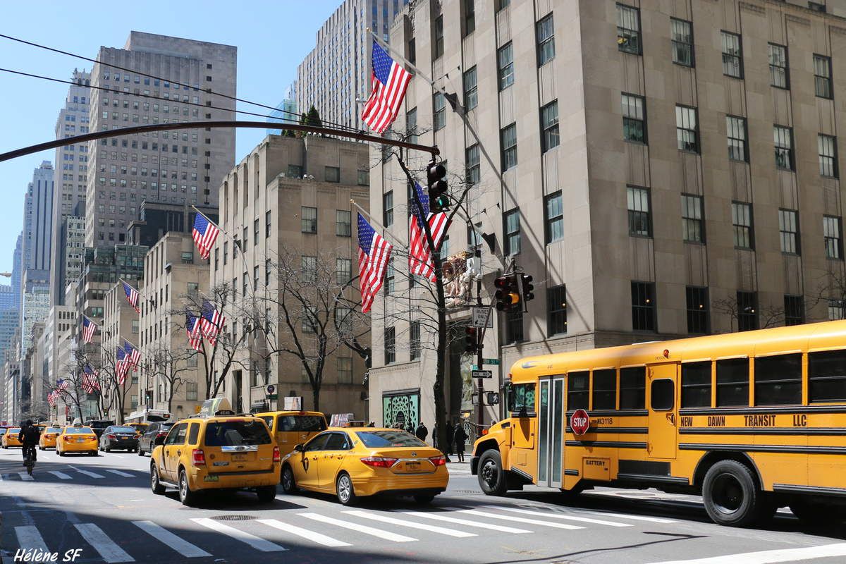 Taxis jaunes, yellow cab, collection de photos et la réponse à cette question: un taxi new-yorkais peut-il prendre 4 ou 5 passagers?